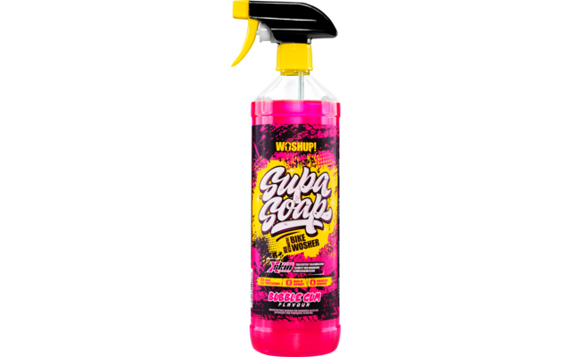 Flasche mit rosa Flüssigkeit und schwarzem Sprühkopf vor weißem Hintergrund