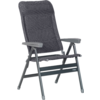 Dunkelgrauer, zusammenklappbarer Stuhl mit hoher Netzrückenlehne, Sitzfläche, Armlehnen und Metallgestell
