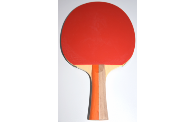 Ein Tischtennisschläger mit rotem Belag und Holzgriff