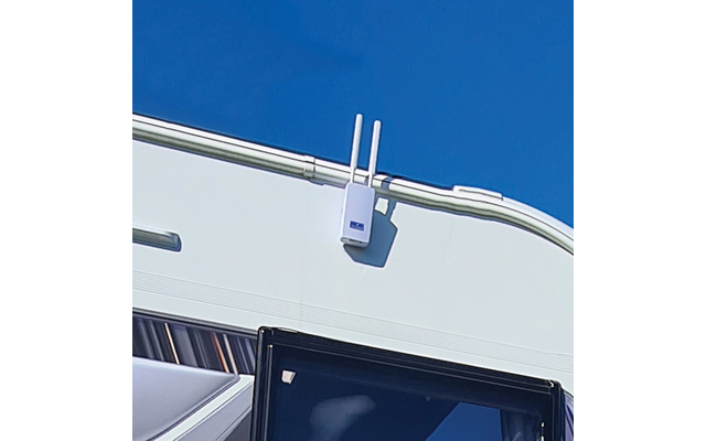 Falcon 4G IP65 150 Mbit/s outdoor antenna with integrated router