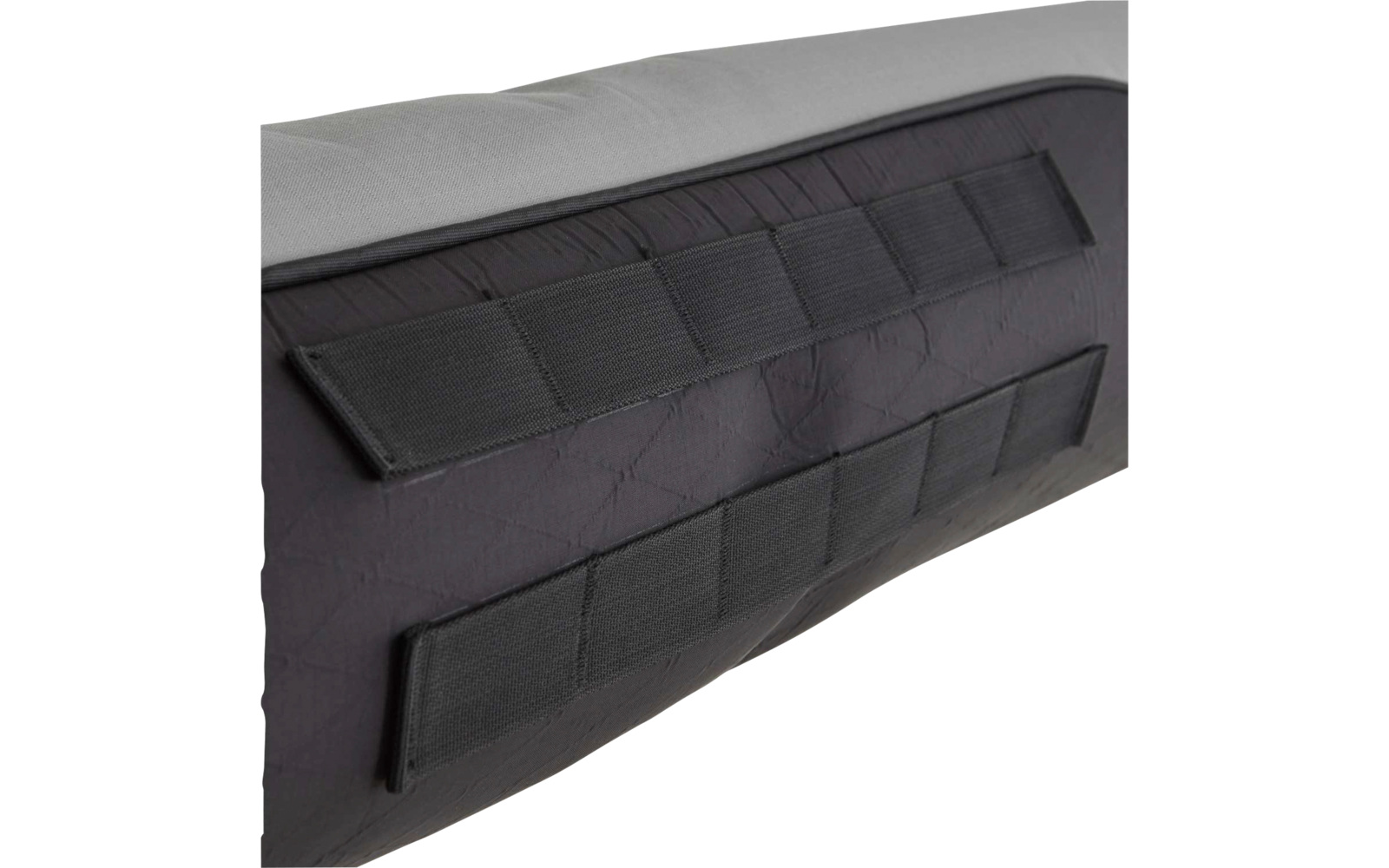 Graue Oberseite, dunkle Stoffseite mit zwei horizontalen schwarzen Klettbändern