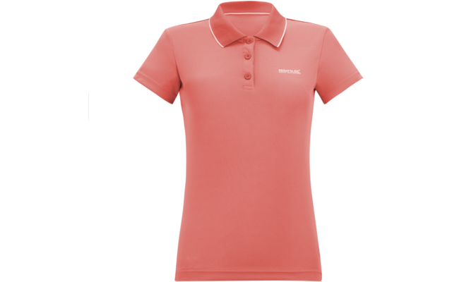 Koraalfarbenes kurzärmeliges Poloshirt mit Knopfleiste, weißer Paspel am Kragen und kleinem weißem Logo links auf der Brust