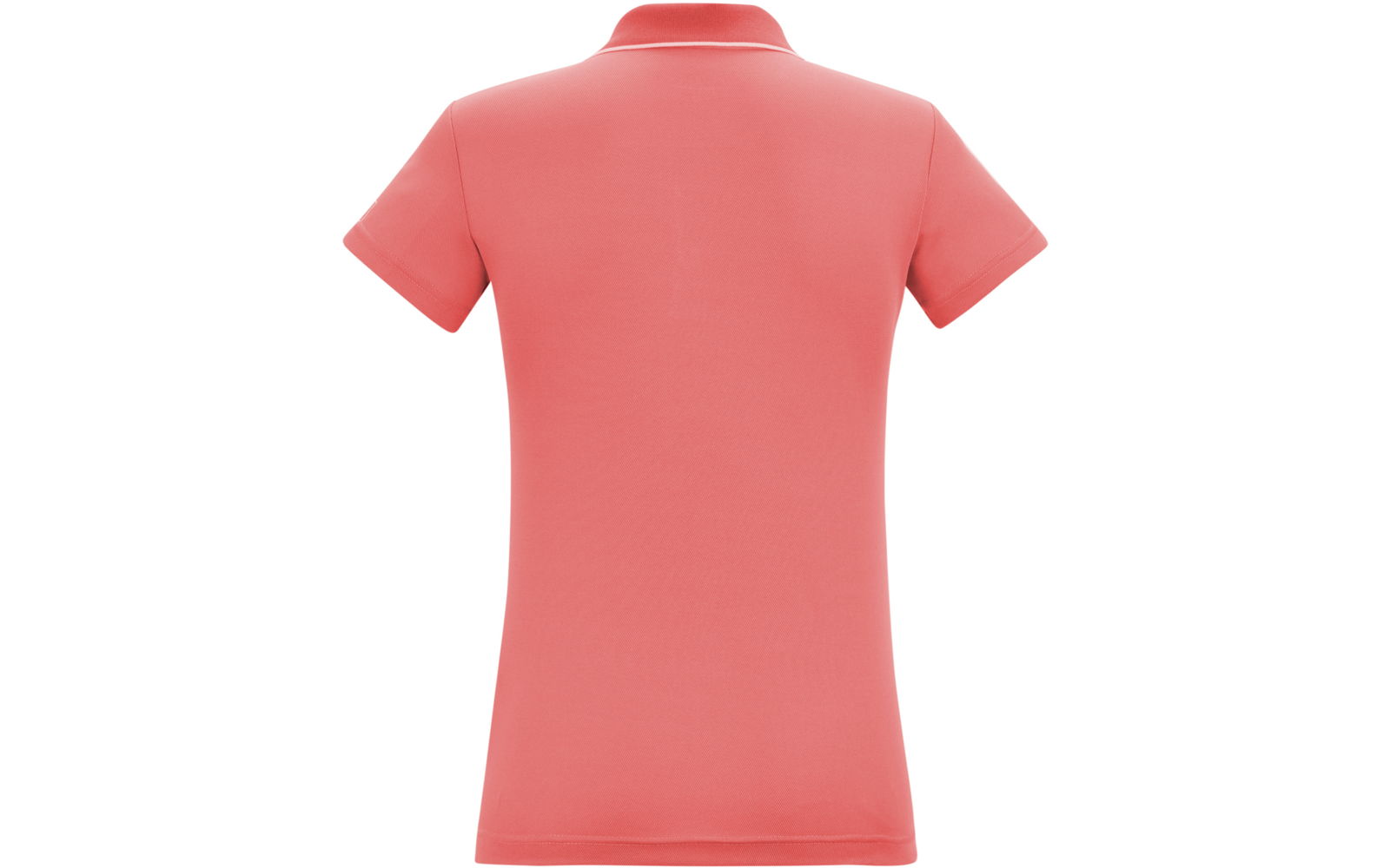 Rückenansicht eines korallfarbenen, kurzärmeligen Polo-Shirts vor weißem Hintergrund