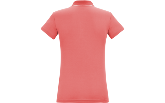 Rückenansicht eines korallfarbenen, kurzärmeligen Polo-Shirts vor weißem Hintergrund