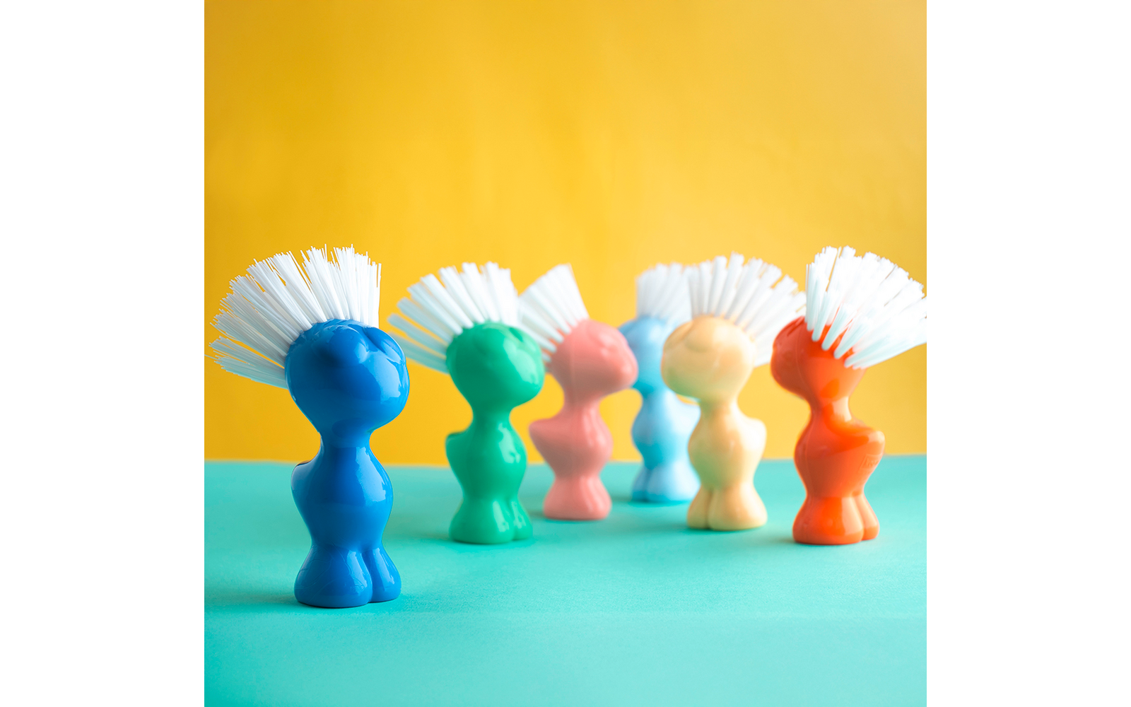 Product afbeelding Koziol Tweetie groenteborstel van biocirculair kunststof 12,9 cm 1