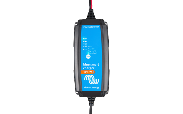 Produktbild Victron Blue Smart IP65 Ladeger&auml;t 1 Ausgang CEE 7/17 Stecker 12 V + DC Connector 1