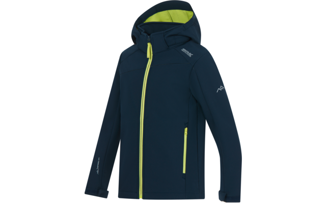 Dunkelblaue Softshell-Jacke mit Kapuze, durchgehendem gelbgrünem Reißverschluss, zwei frontalen Reißverschlusstaschen, weißem Logo auf der Brust, Berggrafik am linken Ärmel und verstellbaren Klettbündchen
