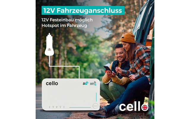 Zwei Personen (Mann mit Brille, Frau mit orangefarbener Mütze) sitzen neben offenem Auto und schauen auf ein Smartphone. Links unten ein weißes Gerät mit Schriftzug 'cello', LEDs und Symbolen; oben links grüner Balken mit Text '12V Fahrzeuganschluss'