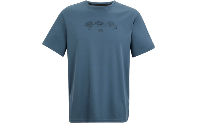 Blaues kurzärmeliges T‑Shirt mit Rundhalsausschnitt, dunklem Brustdruck mit drei skizzierten Umrissen und kleinem Text darunter