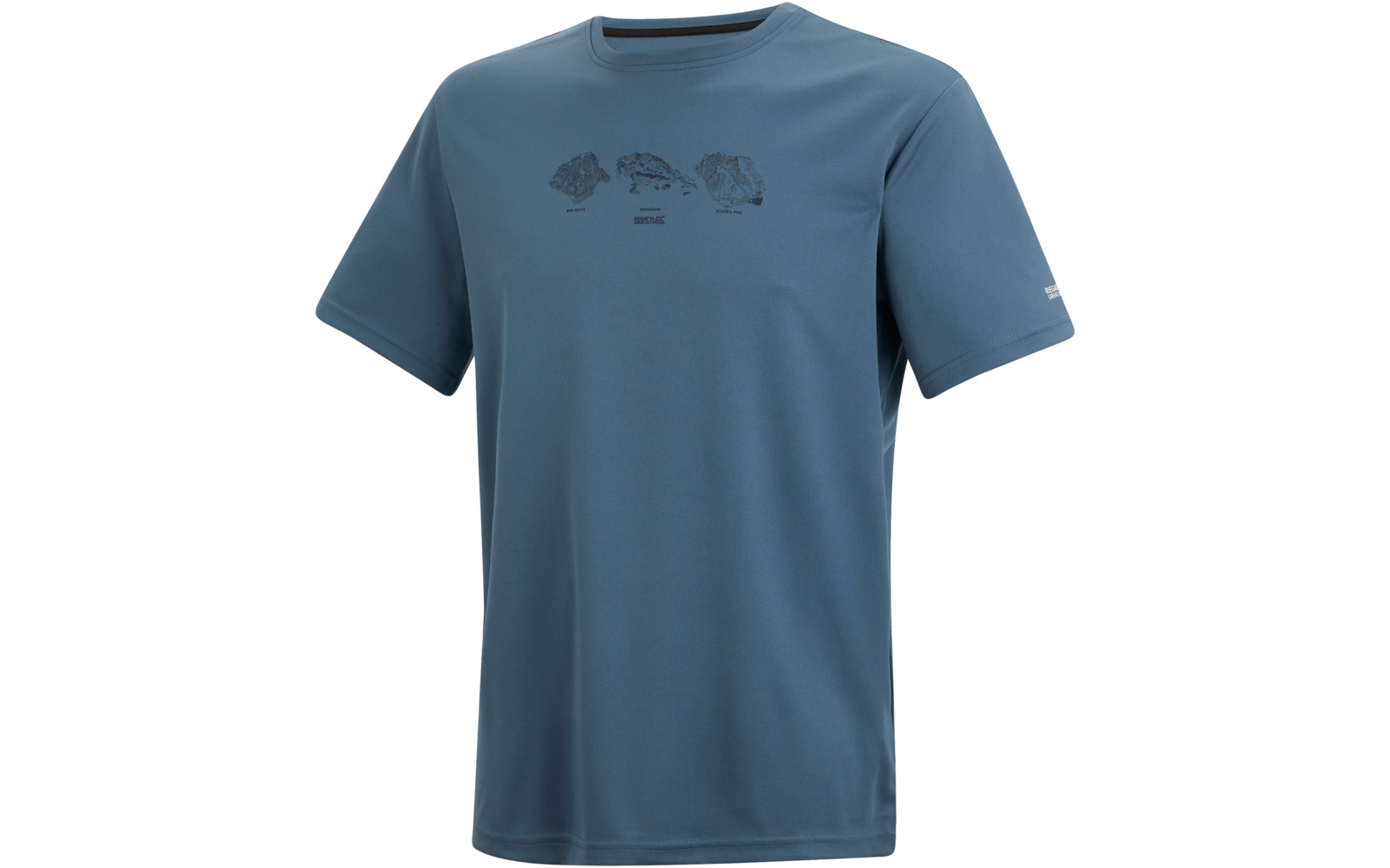 Blaues T‑Shirt mit kurzen Ärmeln und rundem Halsausschnitt, drei dunkle kleine Grafiken nebeneinander auf der Brust, kleines helles Etikett am linken Ärmel, freigestellt auf weißem Hintergrund