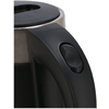 Close-up van een zwarte kunststofgreep met een ronde drukknop met powersymbool en een zilverkleurige metalen rand