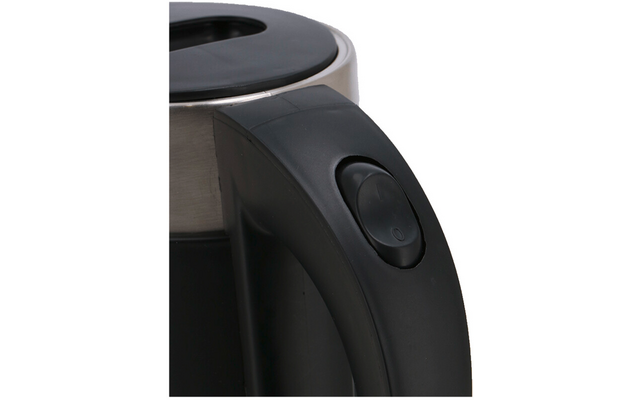 Close-up van een zwarte kunststofgreep met een ronde drukknop met powersymbool en een zilverkleurige metalen rand
