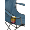 Blaue Campingstuhl mit Armlehnen, in der rechten Armlehne steht ein Getränkedosehalter mit einer roten Getränkedose