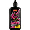 Schwarze Flasche mit einer pinkfarbenen Illustration einer Katze und der Aufschrift ‚Cat Oil‘