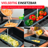 Collage en quatre images d’un bac rectangulaire gris dans un évier : en haut à gauche des pâtes sont versées d’une casserole dans le bac, en haut à droite des tomates et un poivron vert sous l’eau courante, en bas à gauche des feuilles de salade dans le bac sous l’eau, en bas à droite des mains versent des pommes de terre d’une casserole dans le bac ; salière et poivrière sur le plan de travail
