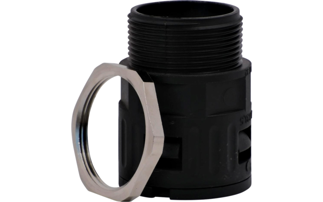 Raccord cylindrique en plastique noir avec filetage extérieur, à côté d'un écrou hexagonal argenté sur fond blanc