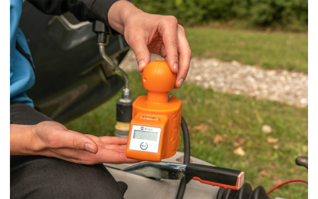 Imagen del producto Berger Compact 150: b&aacute;scula digital de carga de apoyo de hasta 150 kg para el enganche del remolque 1