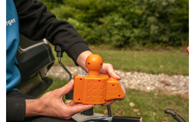 Imagen del producto Berger Compact 150: b&aacute;scula digital de carga de apoyo de hasta 150 kg para el enganche del remolque 1