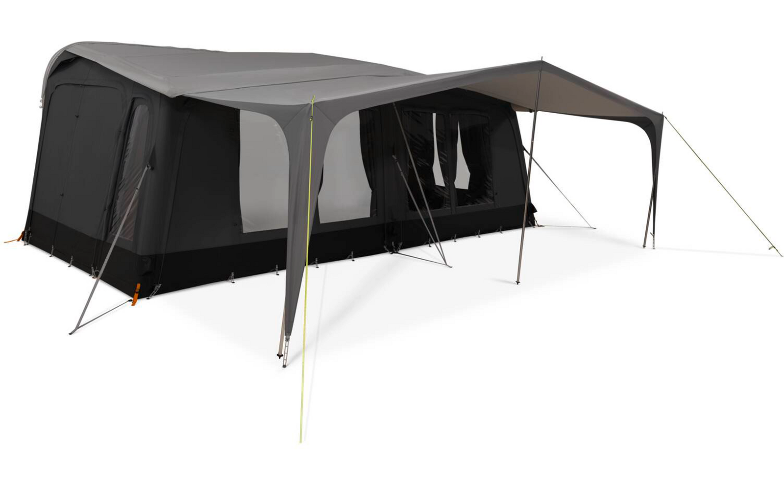 Großes grau-schwarzes Zelt mit seitlichem Vordach, mehreren Fenstern, Abspannleinen und Gestänge auf weißem Hintergrund