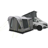 Weiß-grauer Campervan mit aufgeklapptem Dach und angeschlossenem grauem Vorzelt mit Fenstern und Abspannleinen
