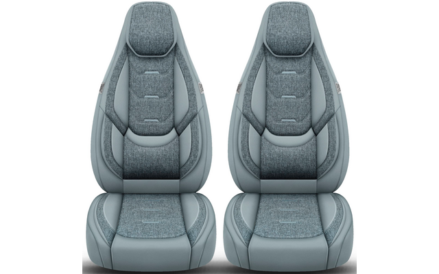 Zwei nebeneinander stehende gepolsterte Sitze in hellgrau-blau mit integrierten Kopfstützen und gesteppten Polstern