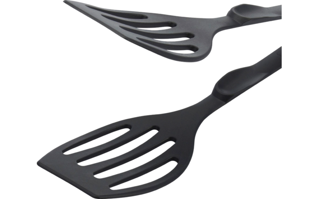 Deux spatules en plastique noir à tête plate fendue sur fond blanc