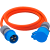 Orange aufgewickeltes Kabel mit blauem dreipoligem Stecker (drei runde Metallstifte) und blauer Kupplung mit geschlossenem Klappdeckel; graue Hüllen an den Enden