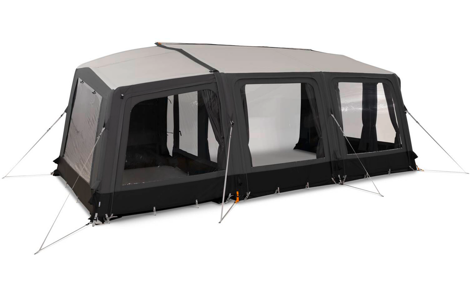 Graues und schwarzes, aufgebautes Zelt mit mehreren rechteckigen Fenstern, Abspannleinen und Gestänge