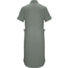 Rückenansicht eines knielangen, einfarbigen grau-grünen Hemdkleids mit Kragen, kurzen aufgekrempelten Ärmeln, zentraler Rückennaht und seitlichen Taillenbändern