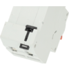 Boîtier rectangulaire en plastique blanc avec un levier noir et deux ouvertures de connexion visibles, pris en photo en léger angle