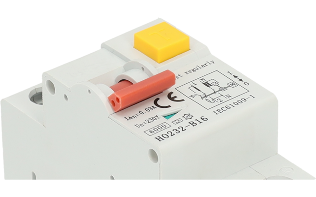 Module électrique blanc avec bouton carré jaune sur le dessus, levier d'interrupteur orange, schéma imprimé et marquage CE