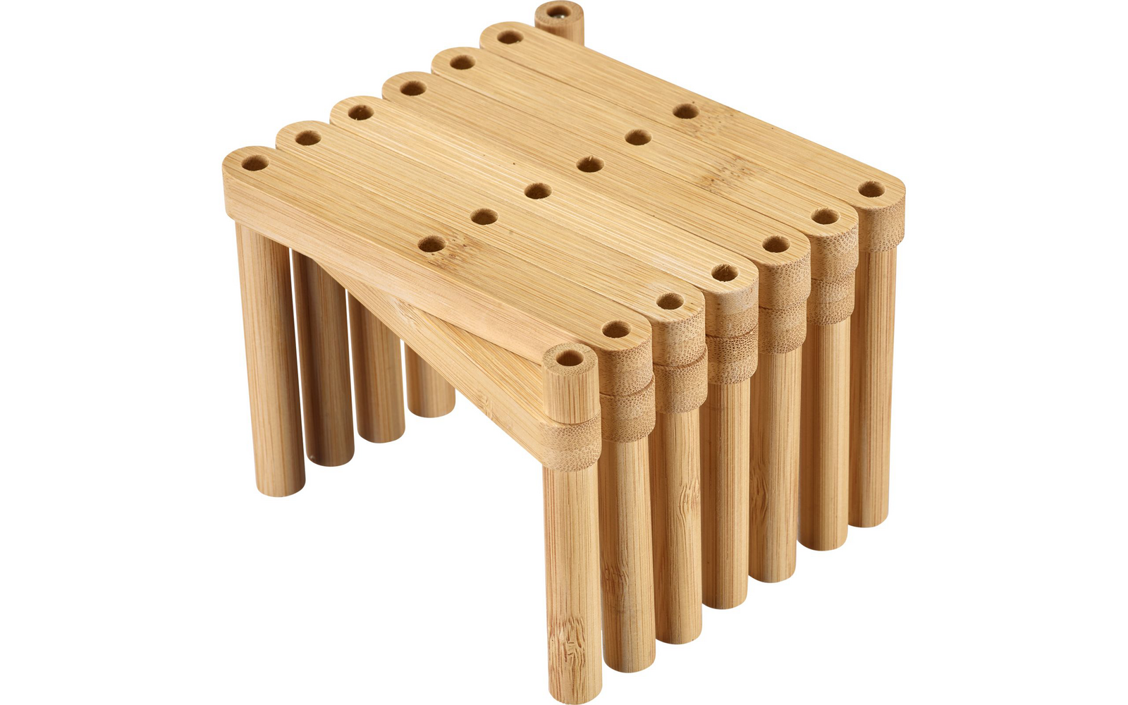 Due pannelli rettangolari in bambù sovrapposti con fori rotondi lungo i bordi, sotto più gambe cilindriche in bambù