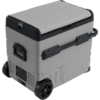 Rechteckiges hellgraues Gerät mit dunkelgrauem, scharnierbarem Deckel, sichtbaren Scharnieren, seitlichem Griff, zwei Rädern und Lüftungsöffnungen an der Unterseite