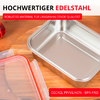 Boîte rectangulaire en acier inoxydable ouverte sur une surface en bois, à côté d'un couvercle plastique transparent avec joint en silicone orange, en haut à gauche une partie d'une pomme rouge ; banderoles de texte rouges indiquant «HOCHWERTIGER EDELSTAHL», «ROBUSTES MATERIAL FÜR LANGANHALTENDE QUALITÄT» et «DECKEL PP/SILIKON - BPA FREI»