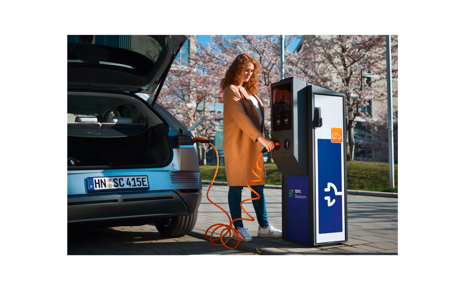 Produktbild Lapp Selbstaufrollendes Ladekabel Typ 2 Mode 3 / 1-phasig 32 A bis 7,4 kW 5 Meter 1