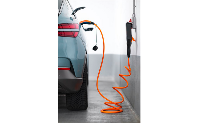 Produktbild Lapp Selbstaufrollendes Ladekabel Typ 2 Mode 3 / 1-phasig 32 A bis 7,4 kW 5 Meter 1