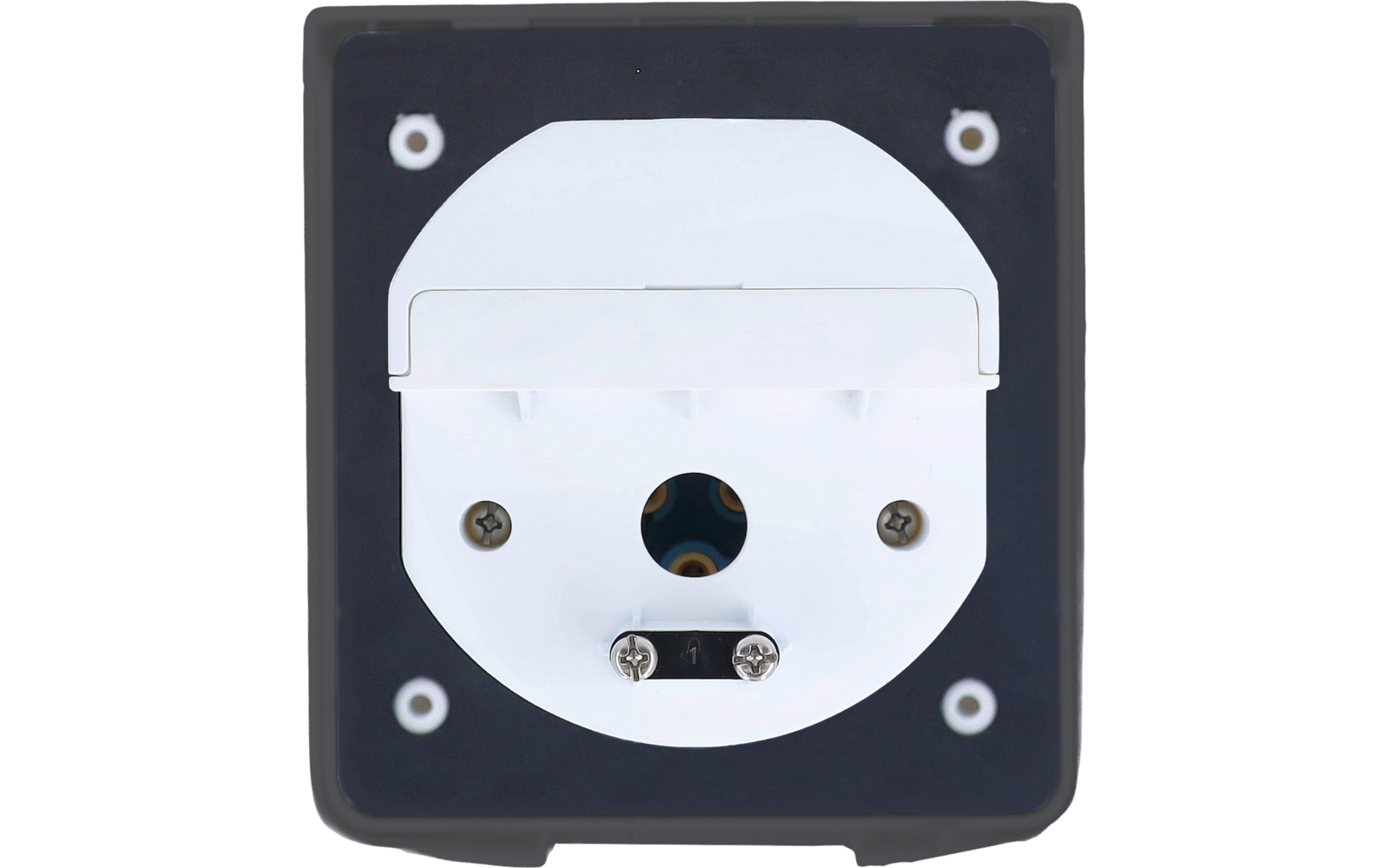 Weiße runde Steckdose mit hochgeklappter Abdeckung in schwarzem quadratischem Rahmen, zwei sichtbare Schrauben und mittiges rundes Loch