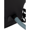 Revêtement noir et lisse avec un raccord fileté noir sur une plaque rectangulaire et un tuyau ondulé bleu-gris clair; à droite, un volant noir est partiellement visible