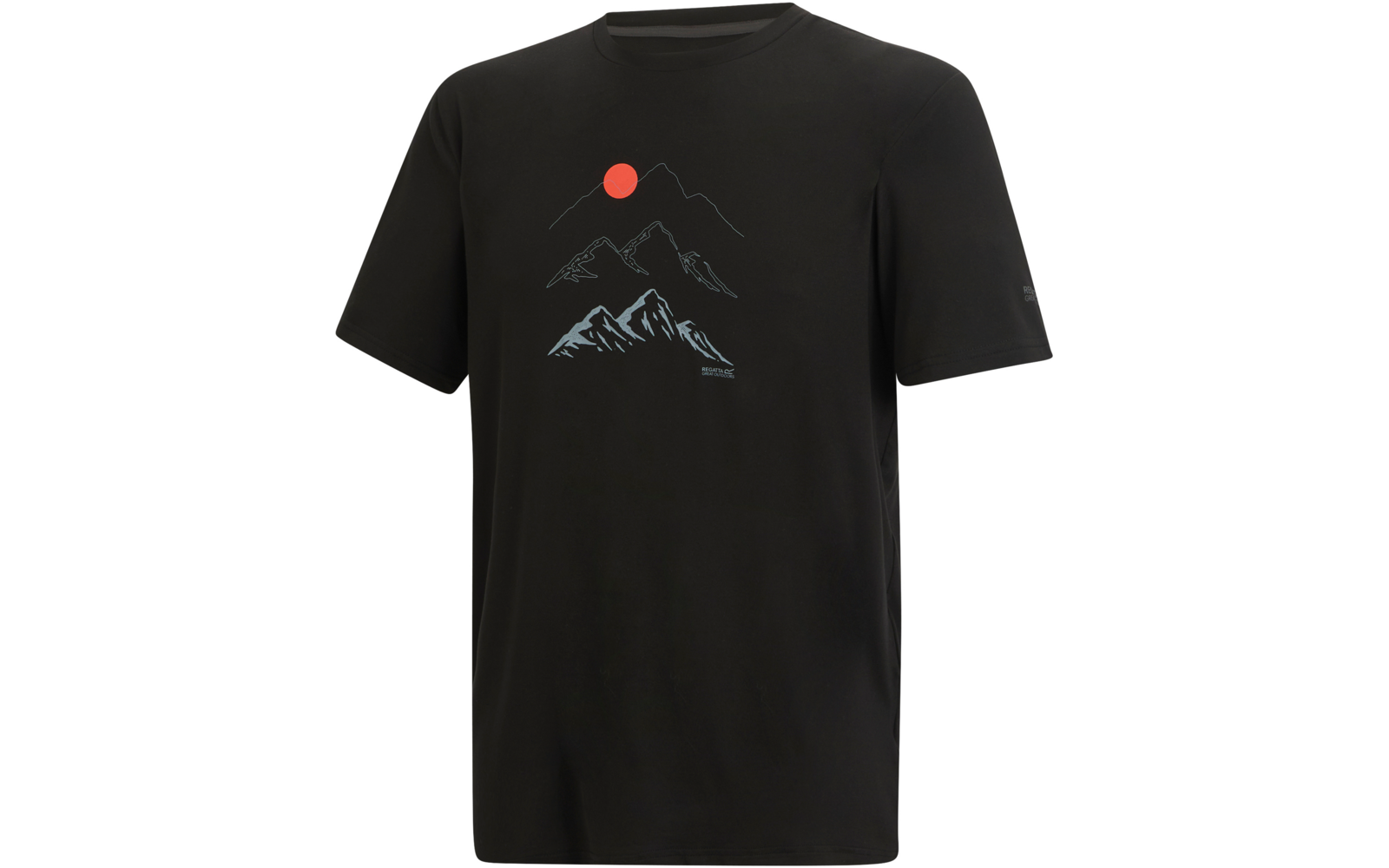 Schwarzes kurzärmeliges T‑Shirt mit rundem Halsausschnitt; mittig Aufdruck mit drei Linienzeichnungen von Bergen in Hellblau und einem roten Kreis oben links