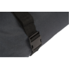 Sangle noire avec boucle à déclenchement en plastique noir sur tissu gris foncé texturé