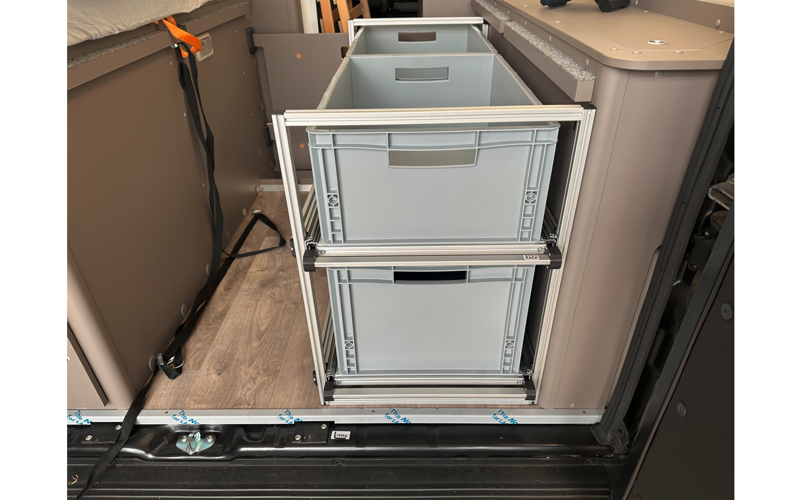 Produktbild SYS-RACK Kastenwagen Heckauszug Regalsystem 120 cm Auszugtiefe 1