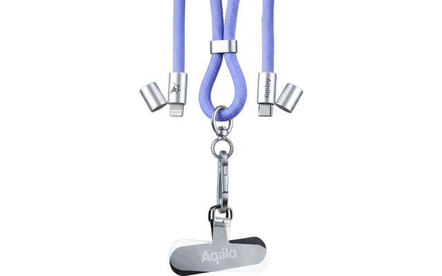 Drei lilafarbene geflochtene Kabel mit silbernen Steckern, ein Metallkarabiner mit glänzendem Anhänger mit der Aufschrift "Aqila", grauer Hintergrund, gelbes "Aqila"-Logo unten rechts