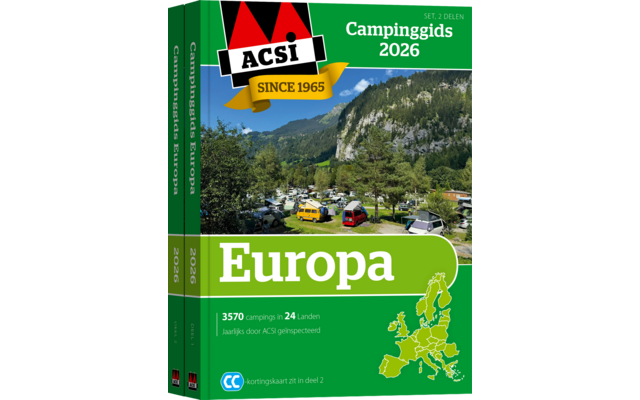 Titelbild des Campingführers Europa 2026 mit Bergen, einem Dorf und grünem Vordergrund