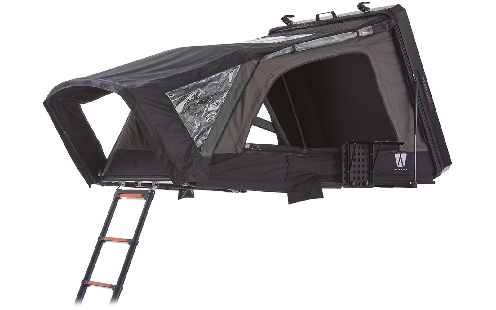 Schwarzes aufgeklapptes Dachzelt mit offener Eingangsöffnung, seitlichem klarem Fenster und ausgefahrener Leiter