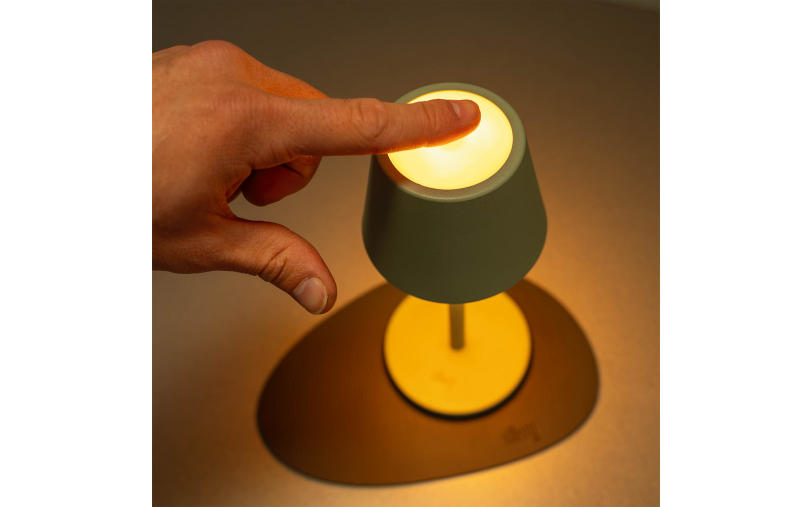 Produktbild Silwy Magnet-Leuchte Tischleuchte mit Metall-Nano-Gel-Platzset 1