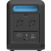 Schwarzes rechteckiges Gerät, blaues Leuchtfeld oben, zwei runde Steckdosen, kleiner Schalter mit Beschriftung "AC ON/OFF", Anschlussfeld unten mit Symbolen und Aufdruck "OVERLOAD PROTECTION"