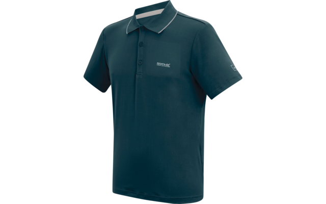 Dunkelblau-grünes kurzärmeliges Poloshirt mit drei Knöpfen, weißer Paspel am Kragen, kleinem Logo auf linker Brust und linkem Ärmel