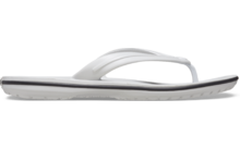 Weißer Flip-Flop mit dicker Sohle auf weißem Hintergrund