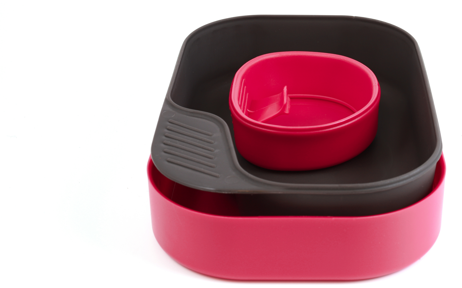 Drie in elkaar gestapelde kommen in roze en zwart op een witte achtergrond