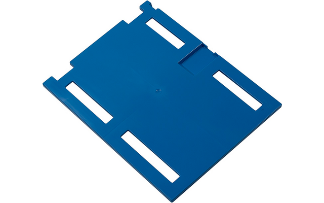 Blaues flaches rechteckiges Kunststoffteil mit vier länglichen Schlitzen und kleinen Aussparungen an einer Kante
